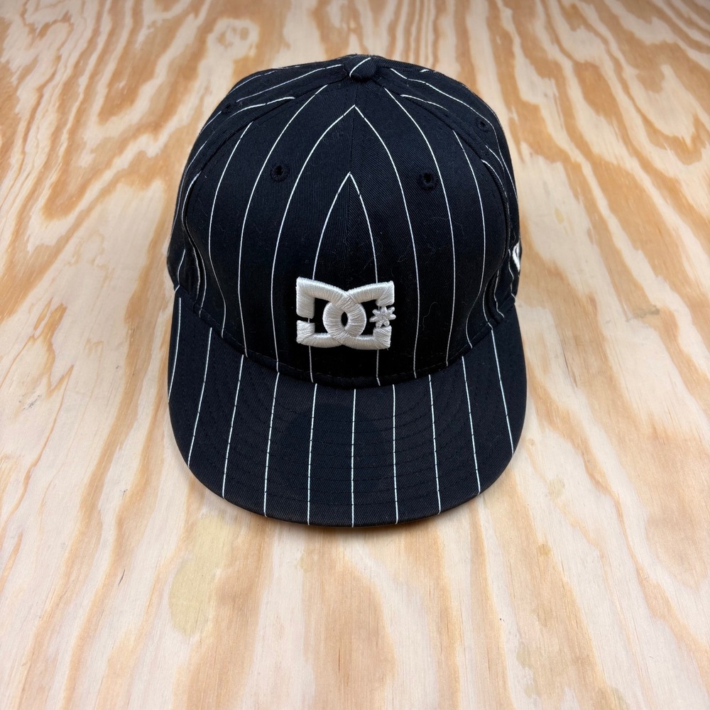 DC Shoes New Era 59FIFTY Fitted Hat 7 1/2 Black White Pinstripe Y2K Skate Cap